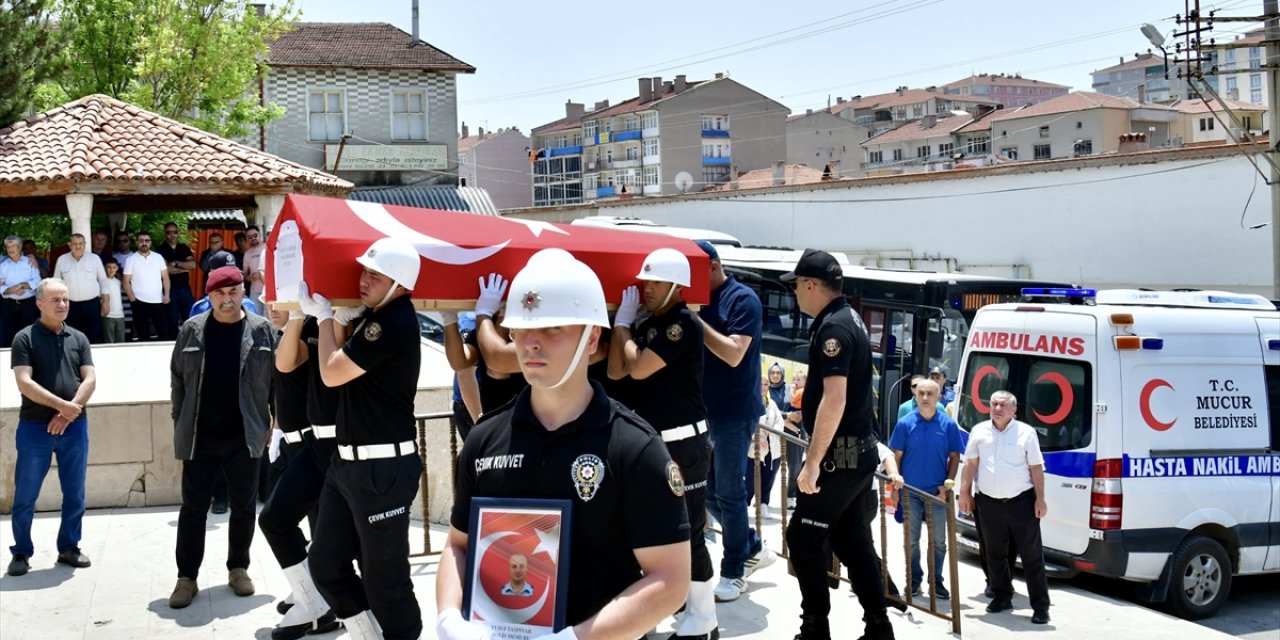 Kurban keserken kalp krizi geçiren polis memuru yaşamını yitirdi