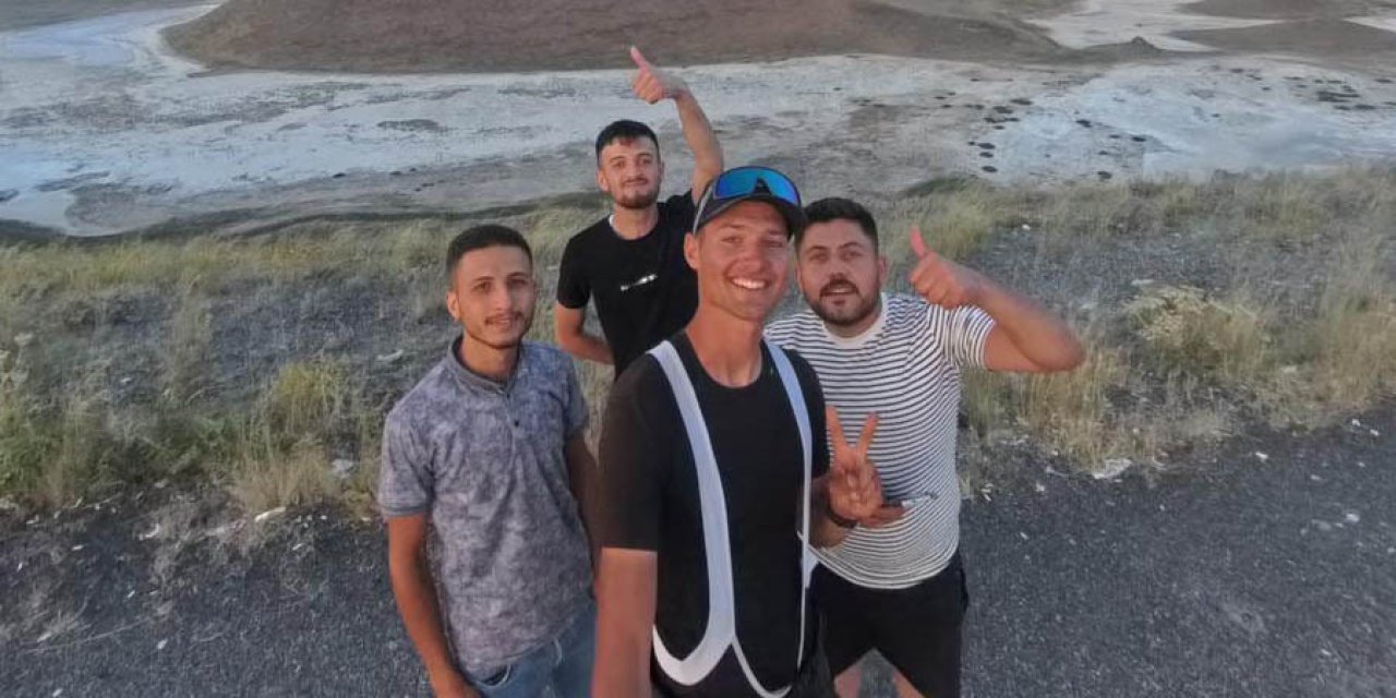 Konya’nın tarihi ilçesi dünya turundaki Alman bisikletçiyi büyüledi