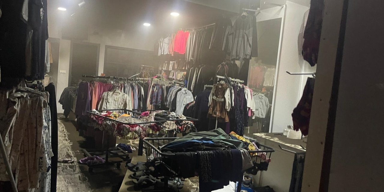 Konya’da tuhafiye dükkanı yandı