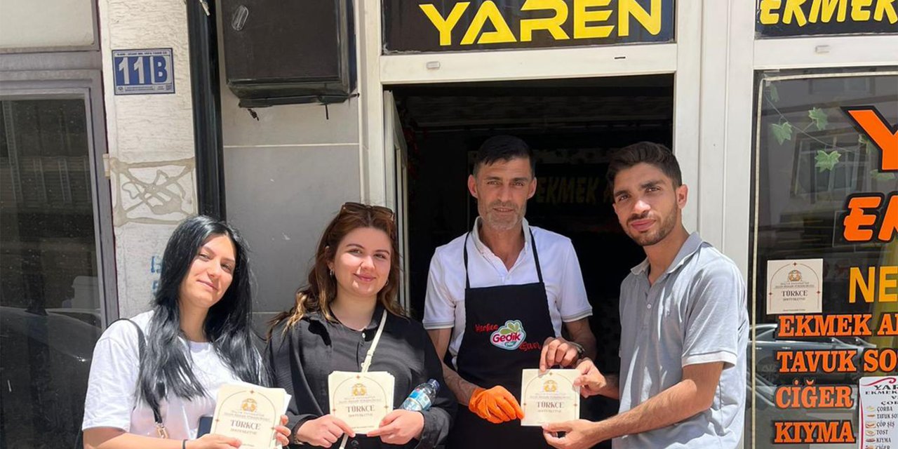 Konya’da Türkçeye sahip çıkan esnaflara özel teşekkür