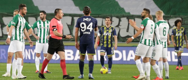 Konyaspor-Fenerbahçe maçından kareler