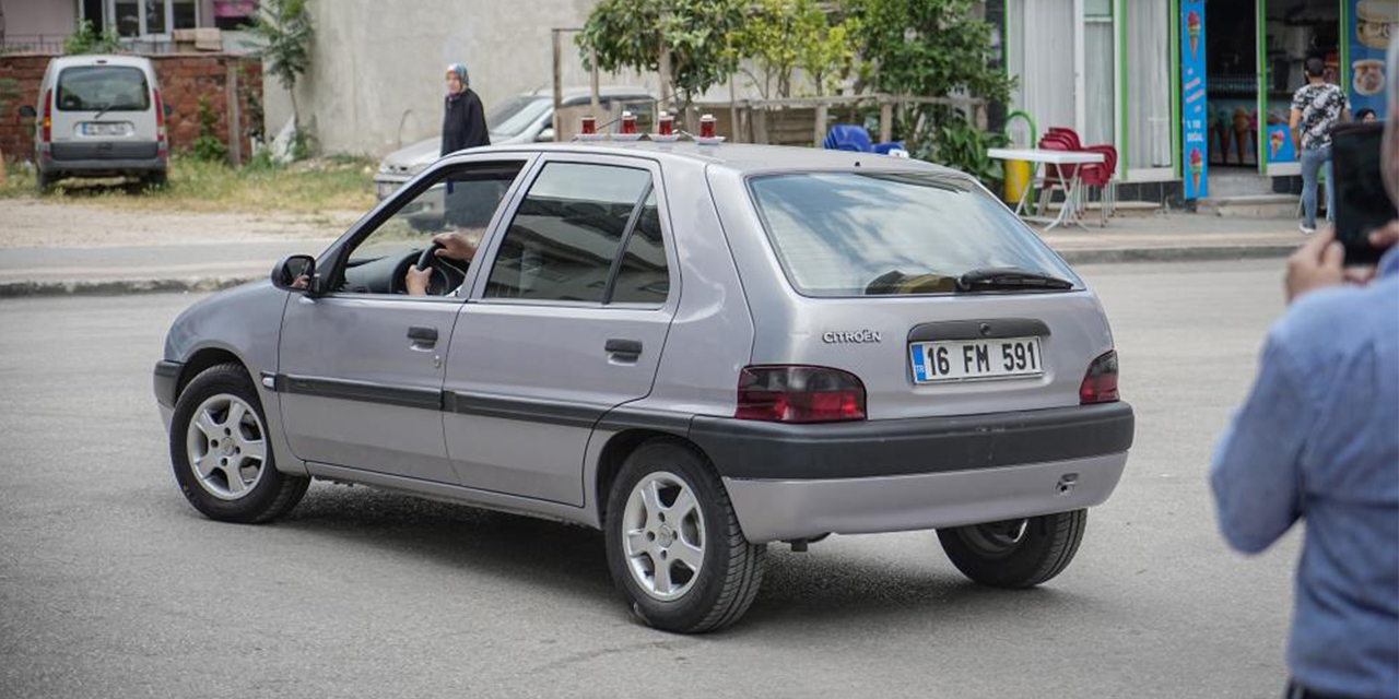 Esnafın çay taşıma yöntemi sosyal medyada gündem oldu