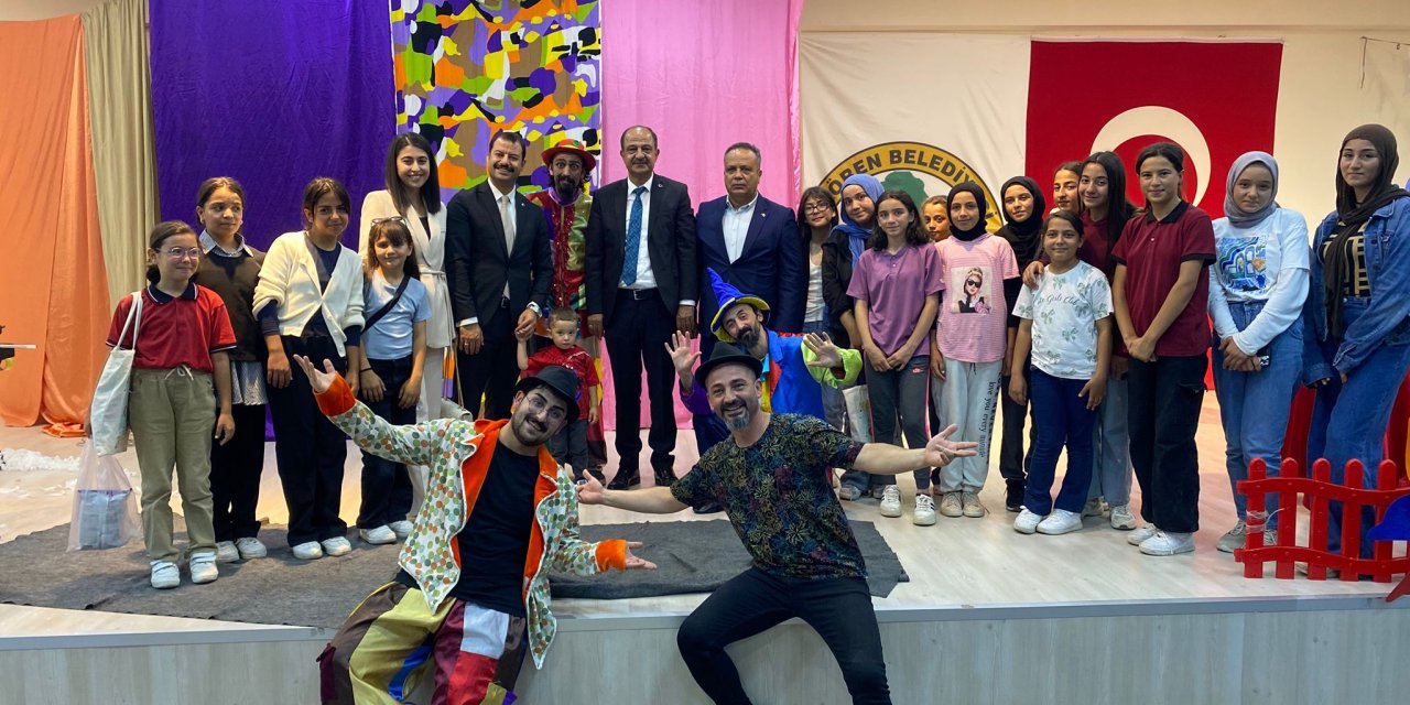 Konya Akören'de karne coşkusu sirk ve tiyatro ile taçlandı