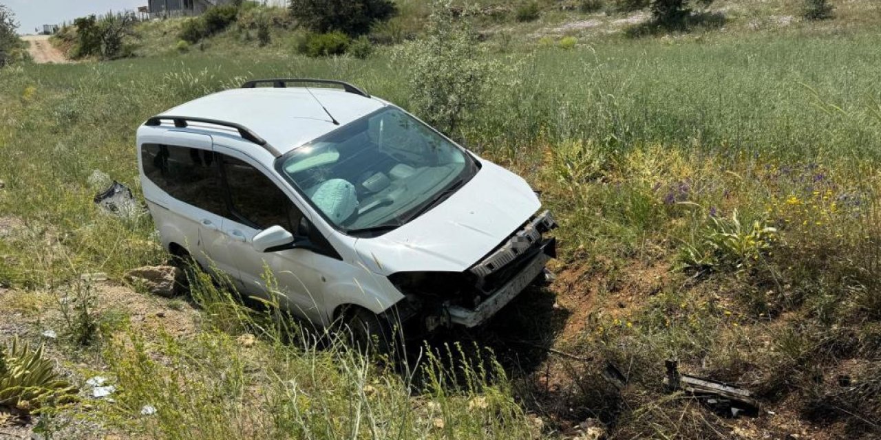 Konya’da iki otomobil yoldan çıktı: 3 yaralı
