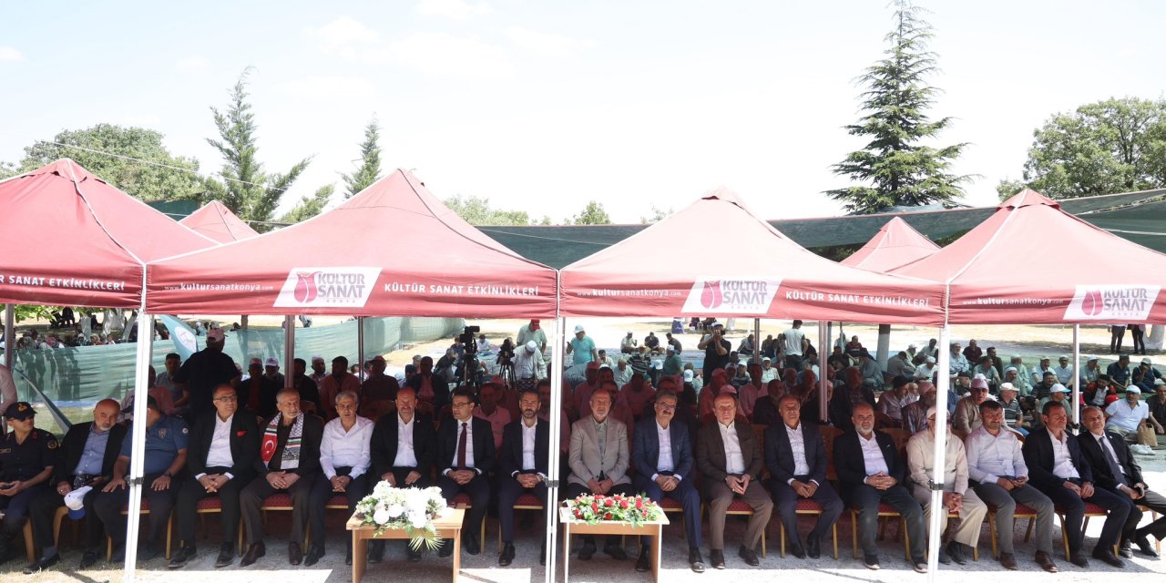 Konya’nın manevi büyüklerinden Ladikli Ahmet Hüdai Hazretleri anıldı