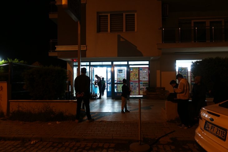 Zincir marketten silahlı soygun! 16 yaşındaki şüpheli yakalandı