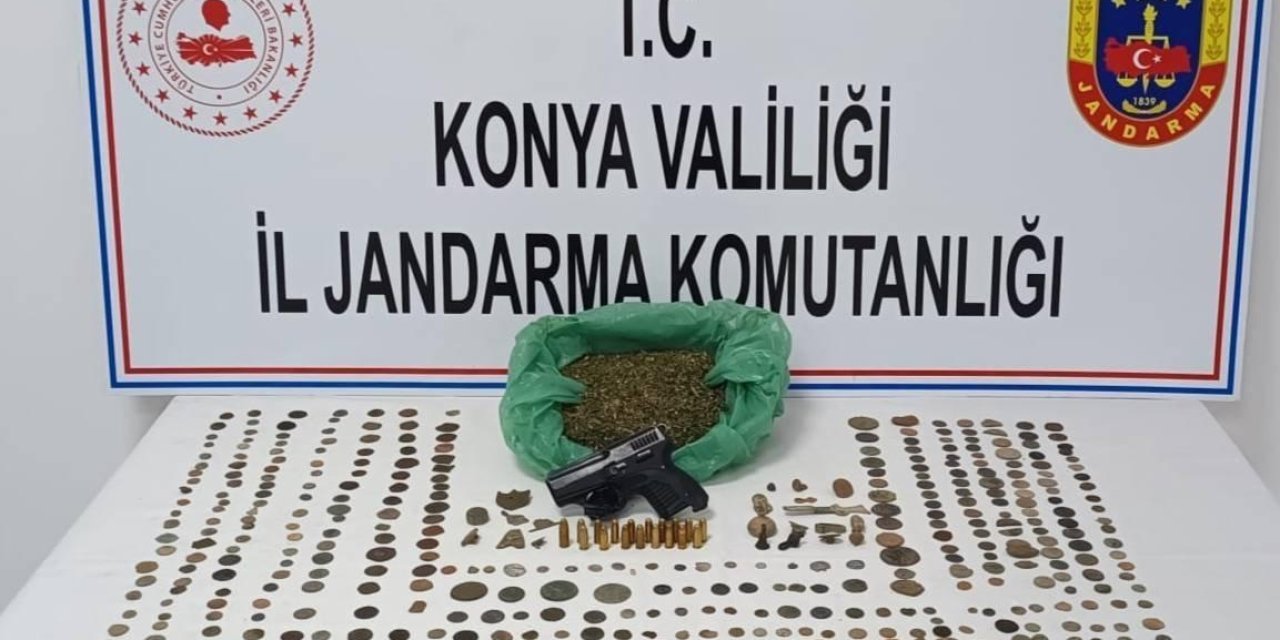 Tarihi yüzükler, uyuşturucu, tabanca! Konya’da jandarma baskını