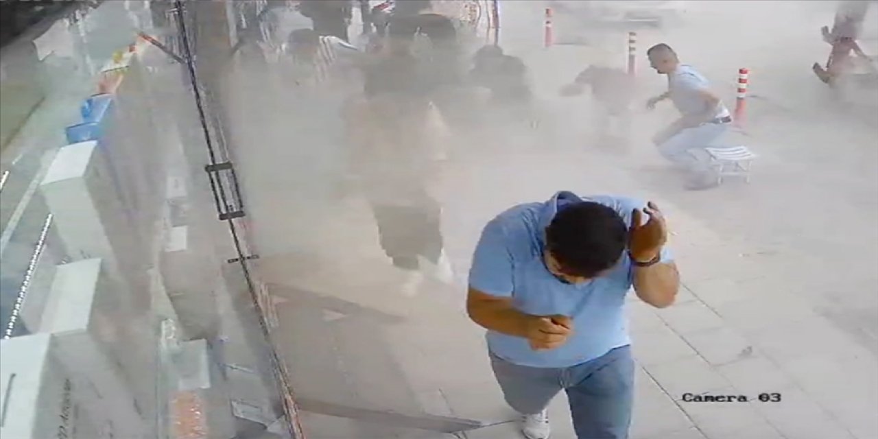 Bomba gibi patladı, kaldırımdaki 2 kişi yaralandı