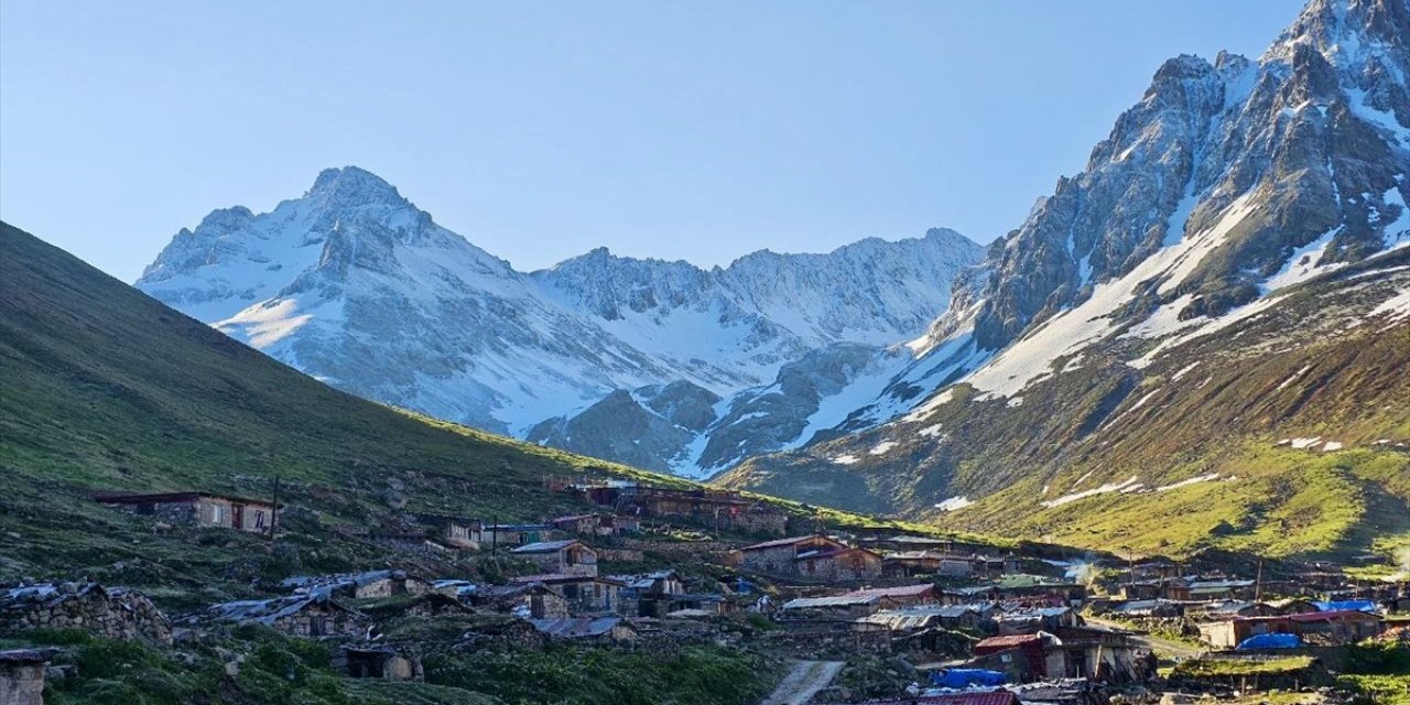 Bir ilimizde yükseklere Haziran ortasında kar sürprizi