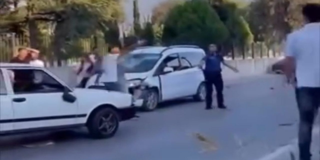 Trafik kazası sonrası kavga çıktı: Aynı aileden 5 kişiyi bıçakladı