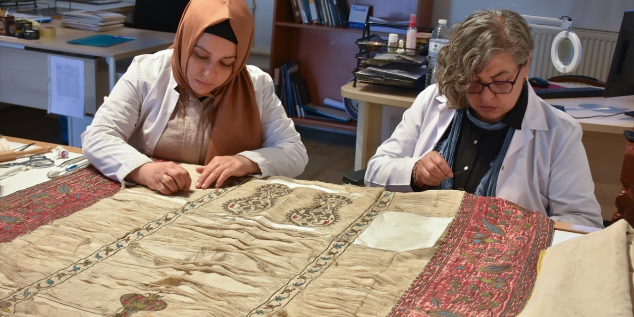 Mevlana’ya ait kıyafetler yeniden ete kemiğe büründü