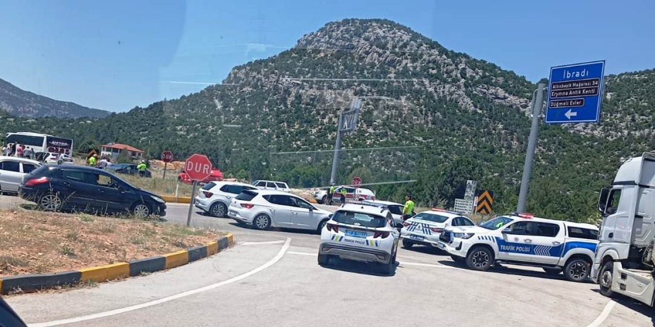 Konya - Antalya yolunda 7 saatlik çile! Sürücüler tepkili