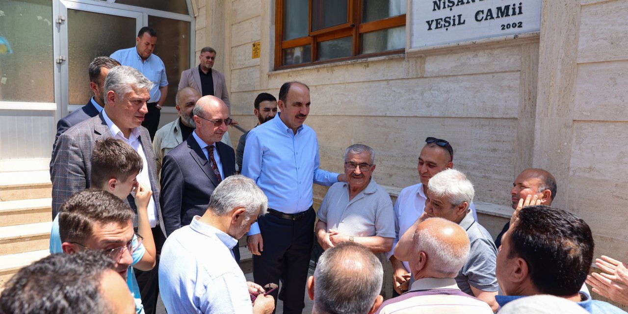 Konya’da iki başkan Cuma namazı sonrası vatandaşlarla buluştu