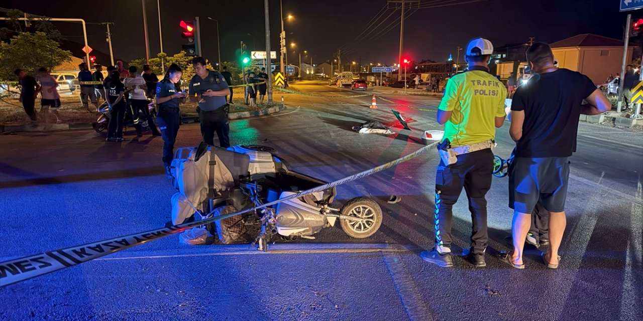 Tırla çarpışan elektrikli motosiklet sürücüsü öldü