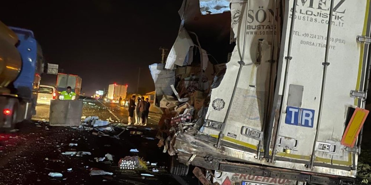 Konya plakalı TIR’la çarpışan otobüsteki yaralı sayısı 13’e yükseldi