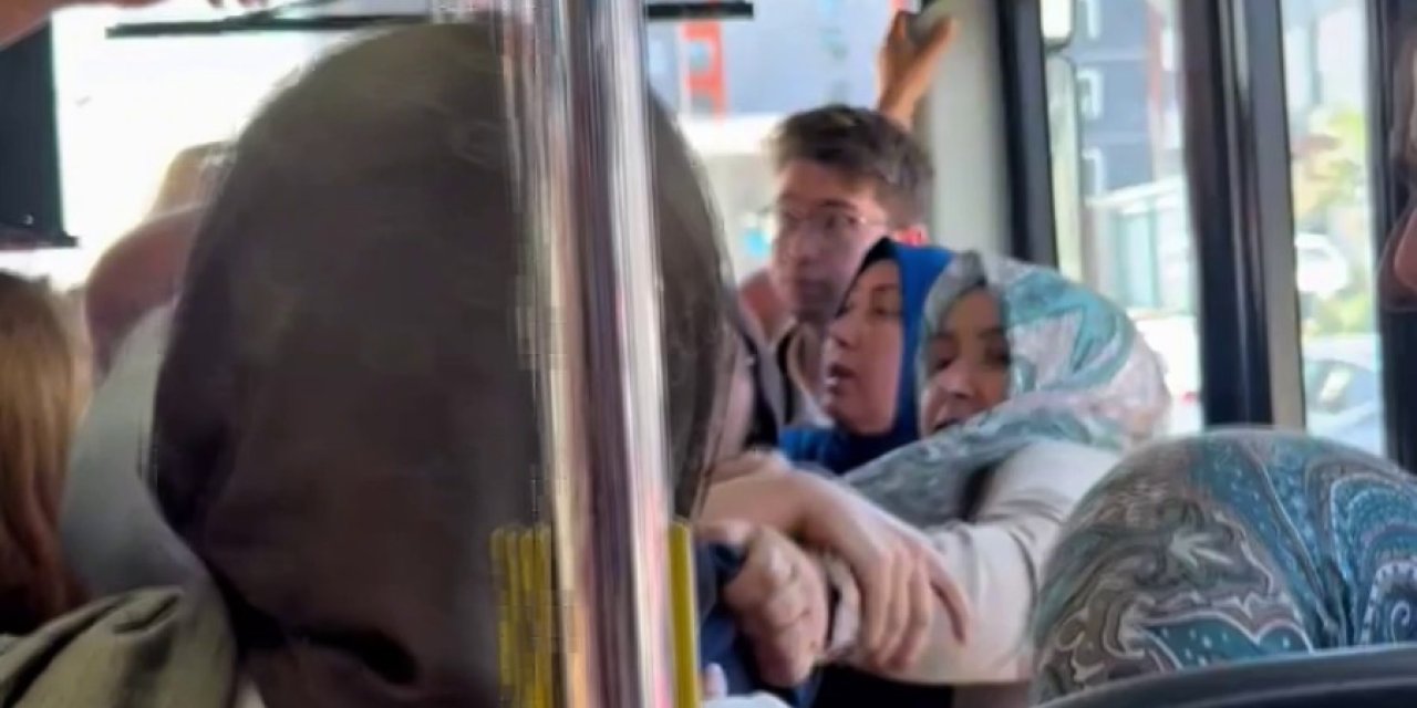 Halk otobüsünde koltuk kavgası! Kadın yolcular birbirine girdi