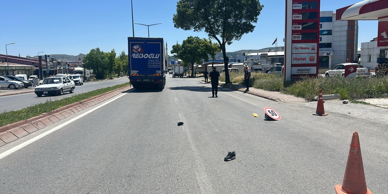 TIR’ın altında kalan 71 yaşındaki yaya öldü