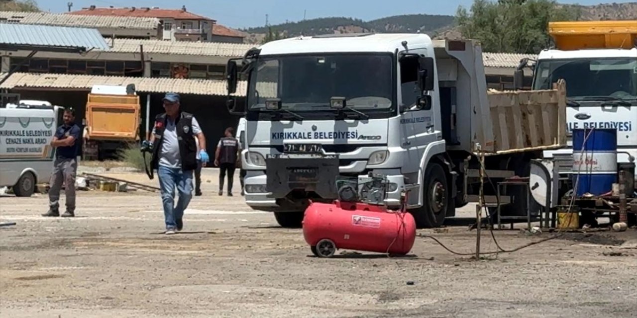 Köpük tüpü patladı: Belediye personeli ağır yaralandı