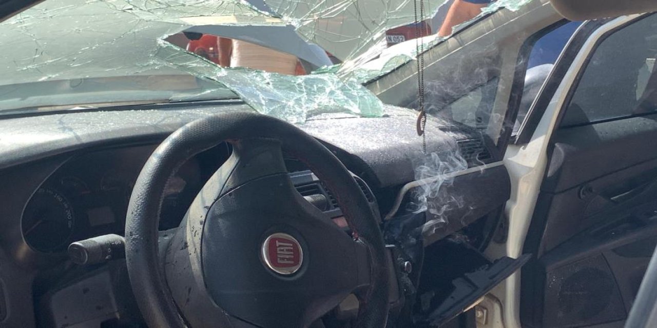 Sıcak hava etkisini gösterdi: Telefon bataryası araç içinde patladı