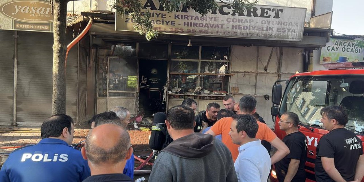 Konya’da züccaciye dükkanında korkutan yangın! Patlamalar da oldu