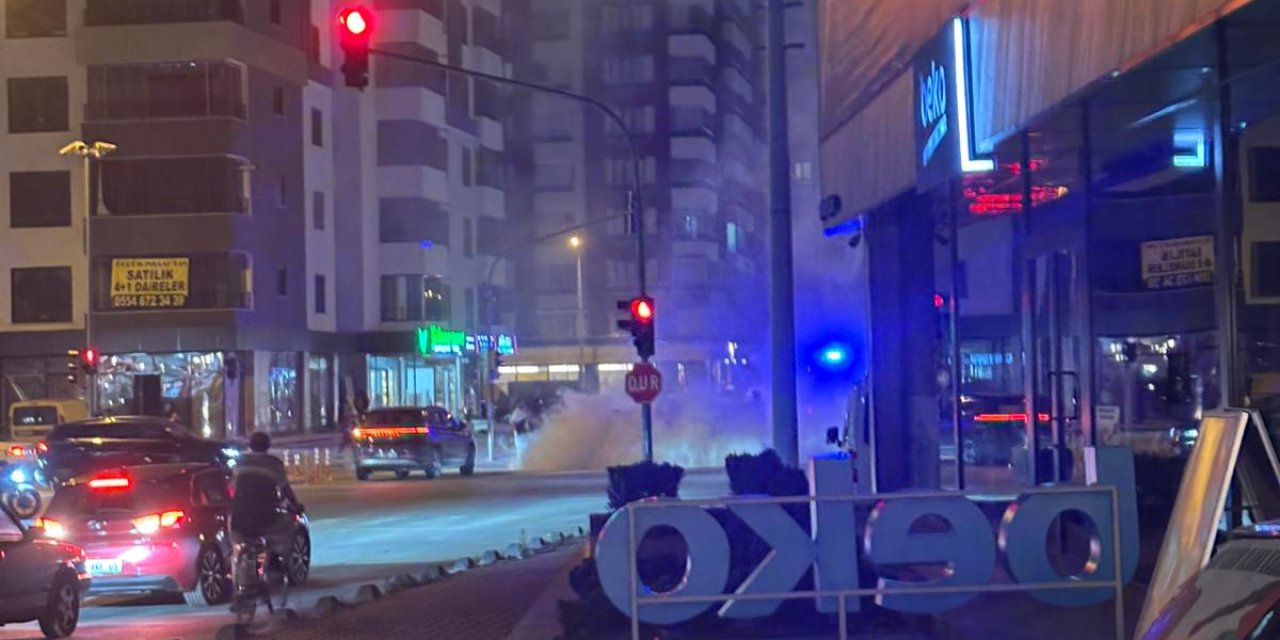 Konya’da seyir halindeki otomobil alev aldı