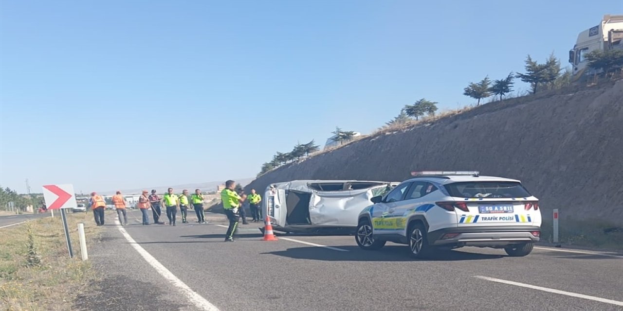Otomobil devrildi: Anne öldü, kızı yaralandı