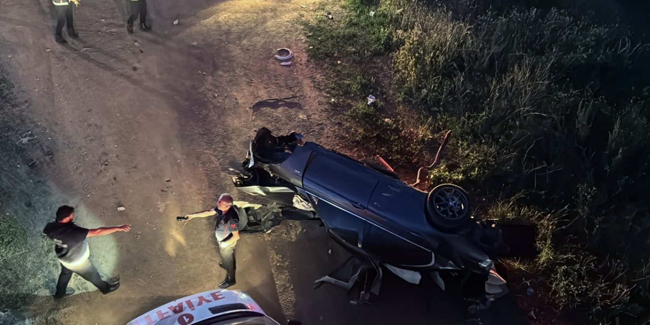 Otomobil köprüden uçtu, ekipler alarma geçti