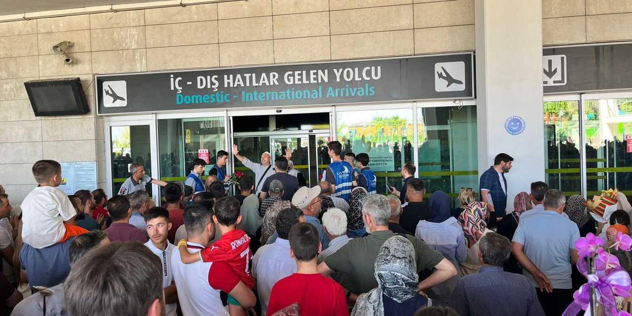 Konya’nın hacılarına coşkulu karşılama