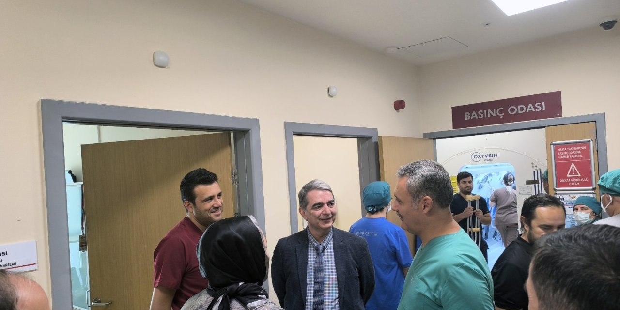 Konya’nın yeni Sağlık Müdürü sahaya bu kıyafetle indi