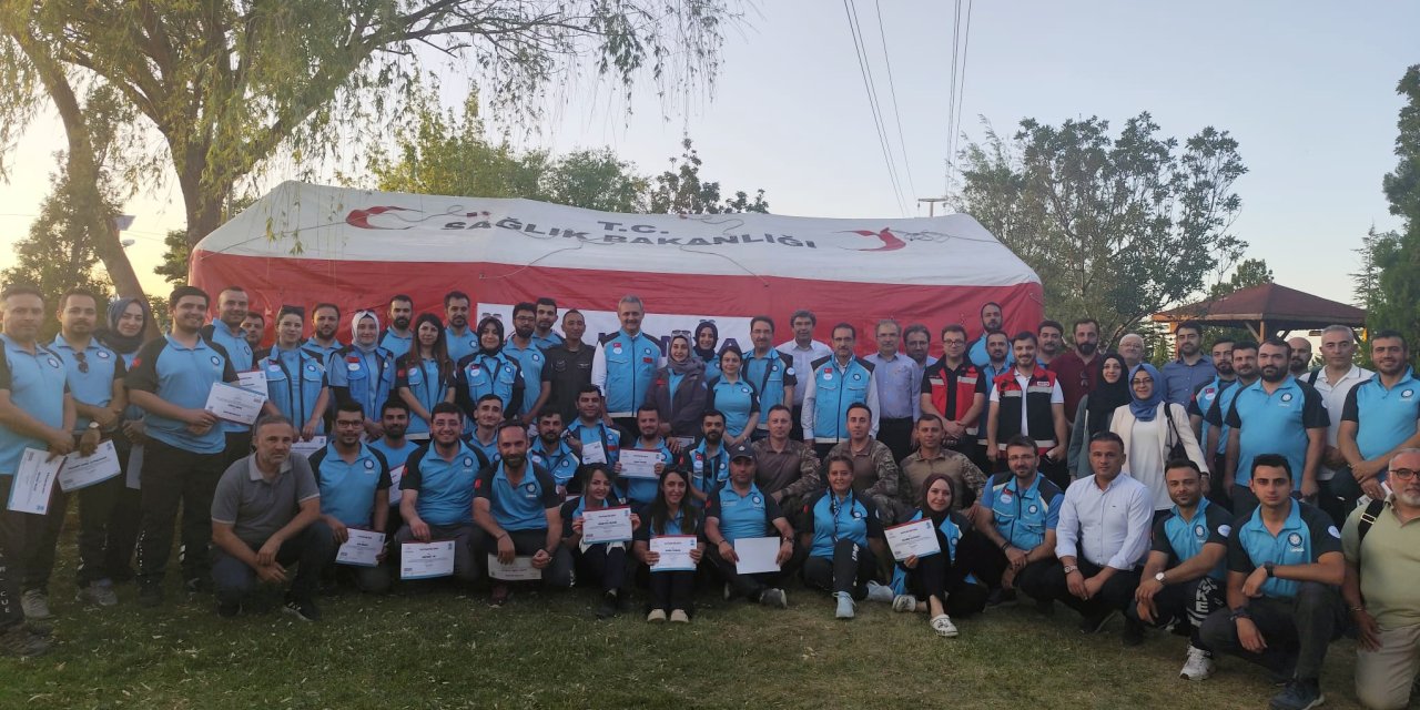 UMKE gönüllüleri Konya’daki eğitim kampında afetlere hazırlandı