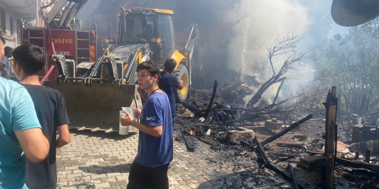 Bir kıvılcım yetti! 5 ev alevlere teslim oldu