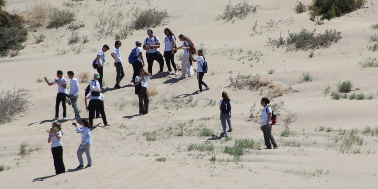 Adanalı öğrenciler Konya’nın tarihi ilçesinde geleceği keşfetti