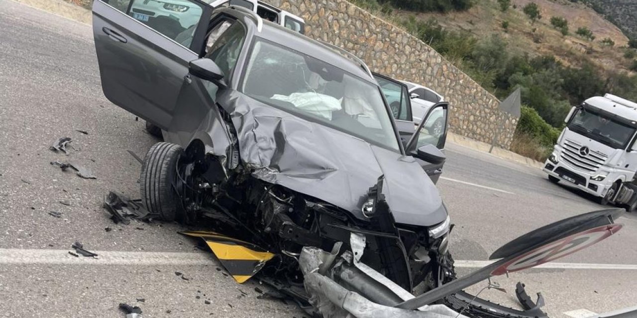 Konya plakalı otomobil Tokat’ta kaza yaptı: 8 yaralı