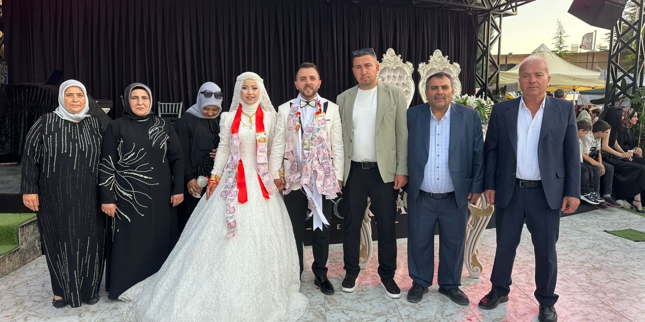 Konya'da binleri buluşturan düğün! Murat Ceylan ve Büşra Özcan dünyaevine girdi