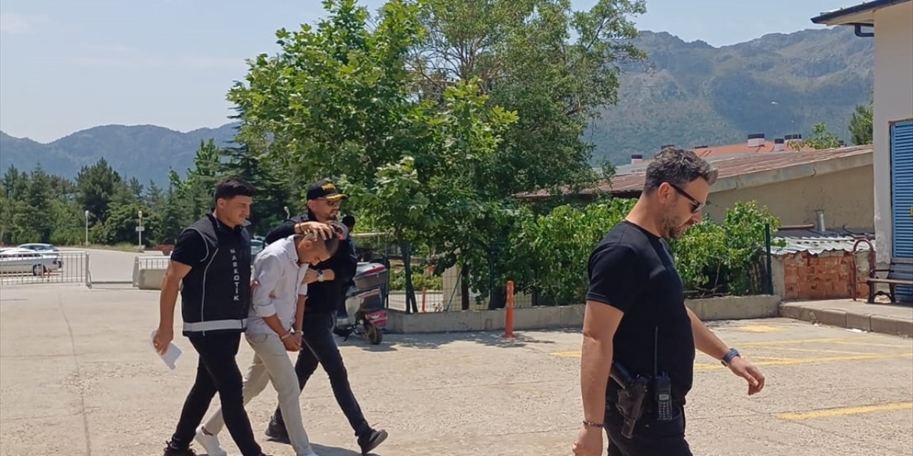 Konya’da uyuşturucu taşıyan araca operasyon: Şüpheli tutuklandı