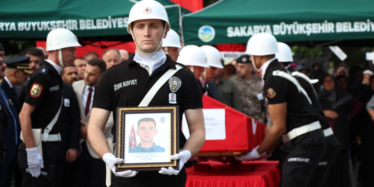 Kazada hayatını kaybeden polis İsmail Safa Gülel toprağa verildi