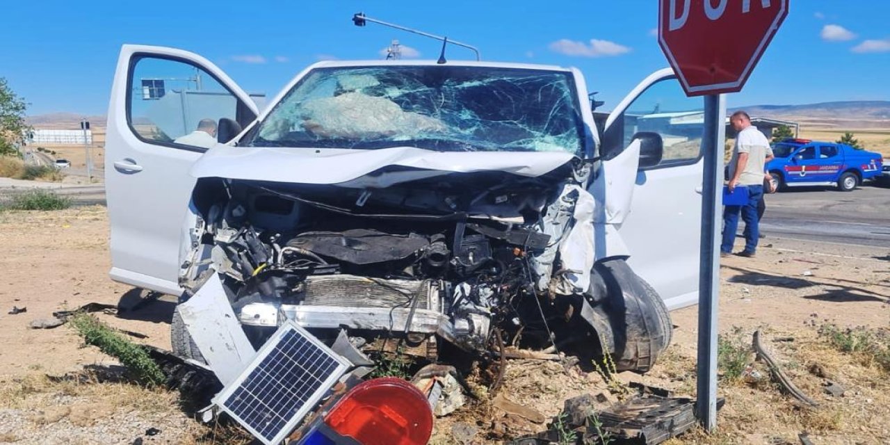 Konya yolunda feci kaza! Yaralılar var