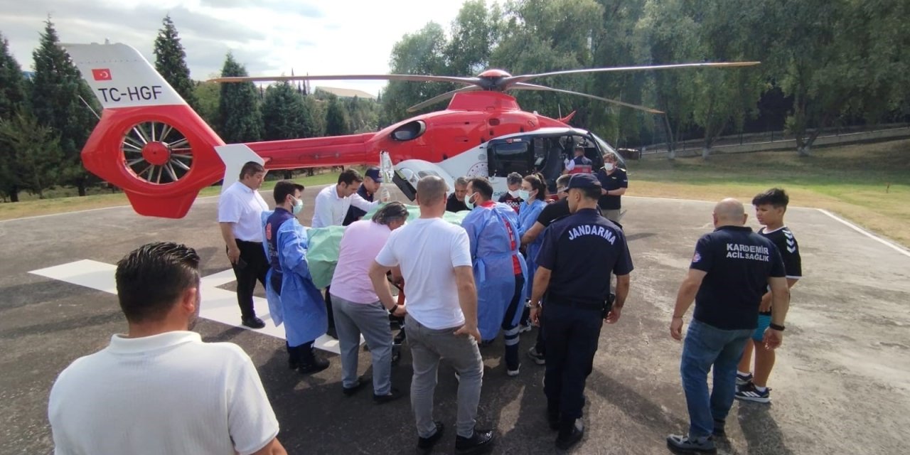 Fabrikada oksijen tankı patladı! Ambulans helikopter ağır yaralanan işçi için havalandı