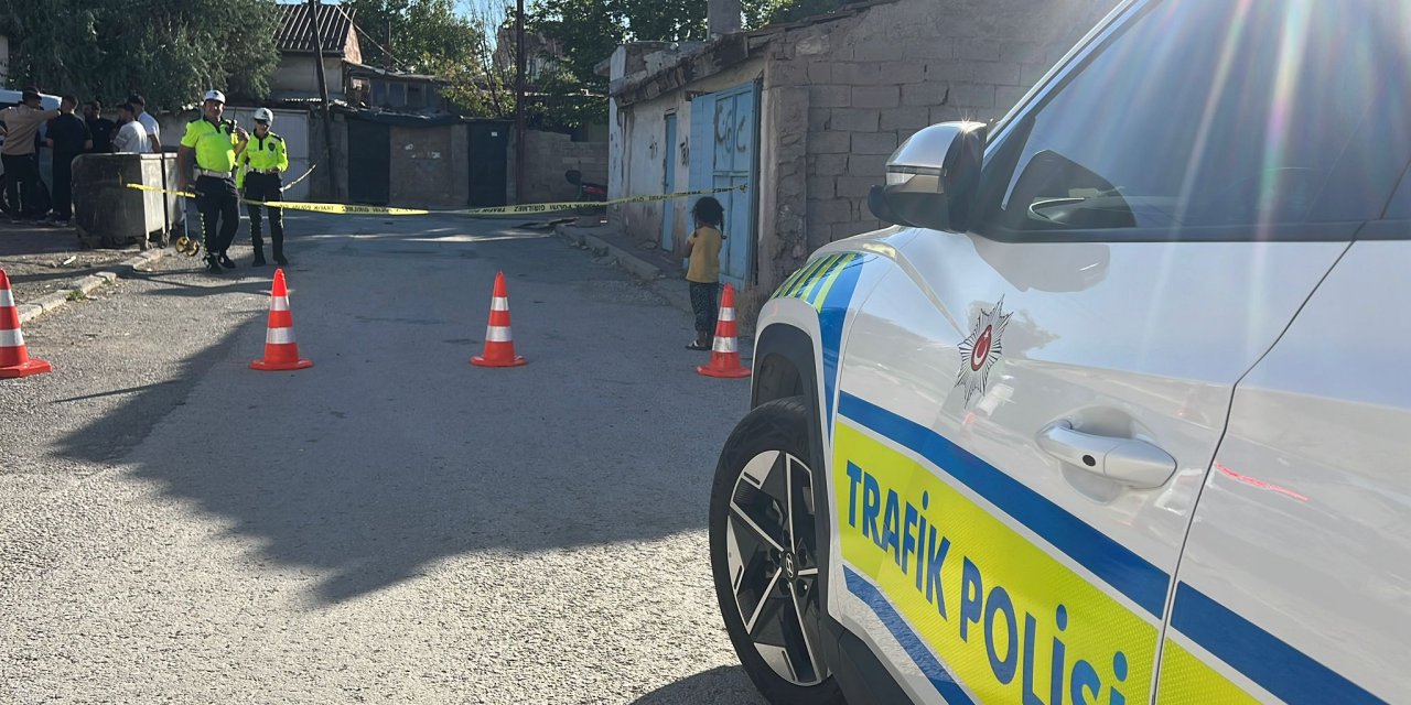 Konya’da sokak ortasında kaza! Tahtaya takıldı, durumu kritik