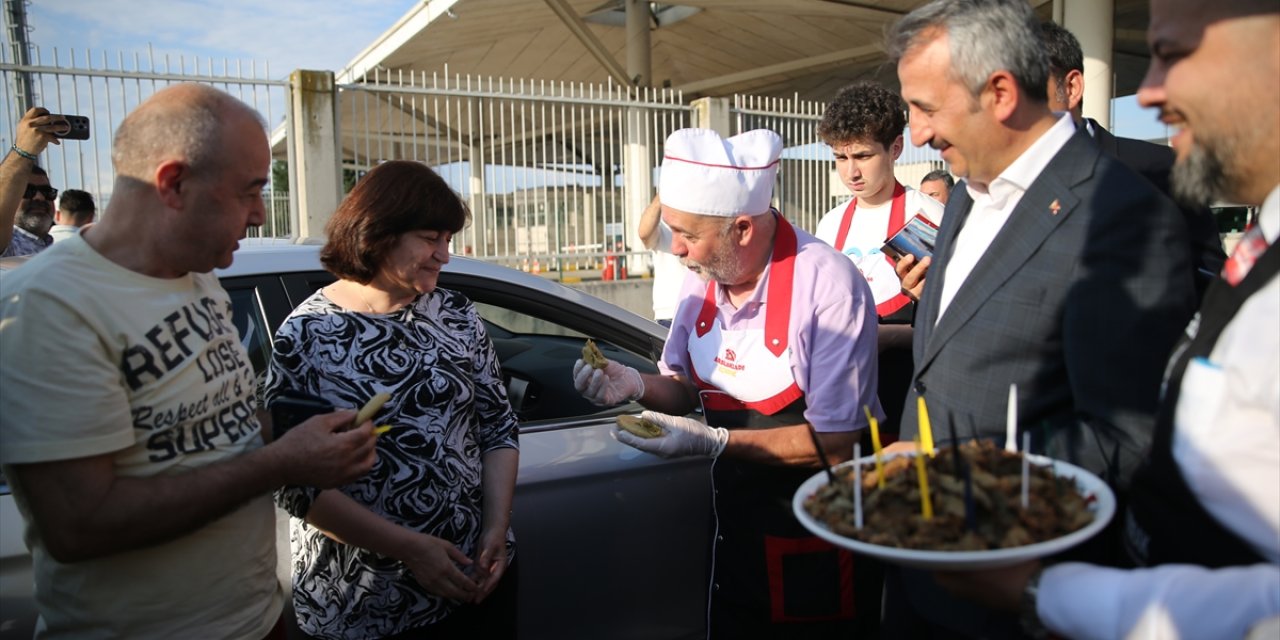 Memleket hasreti sona eren gurbetçilere coşkulu karşılama