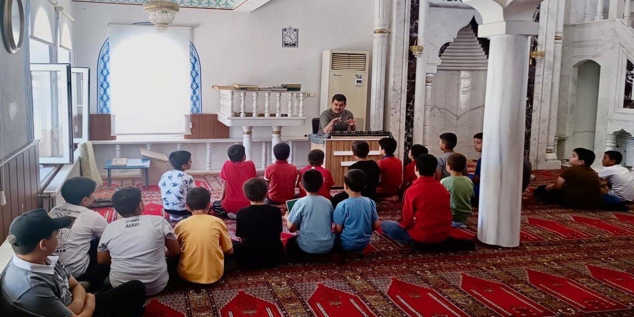 Konya’da camiler çocuk sesleriyle şenlendi