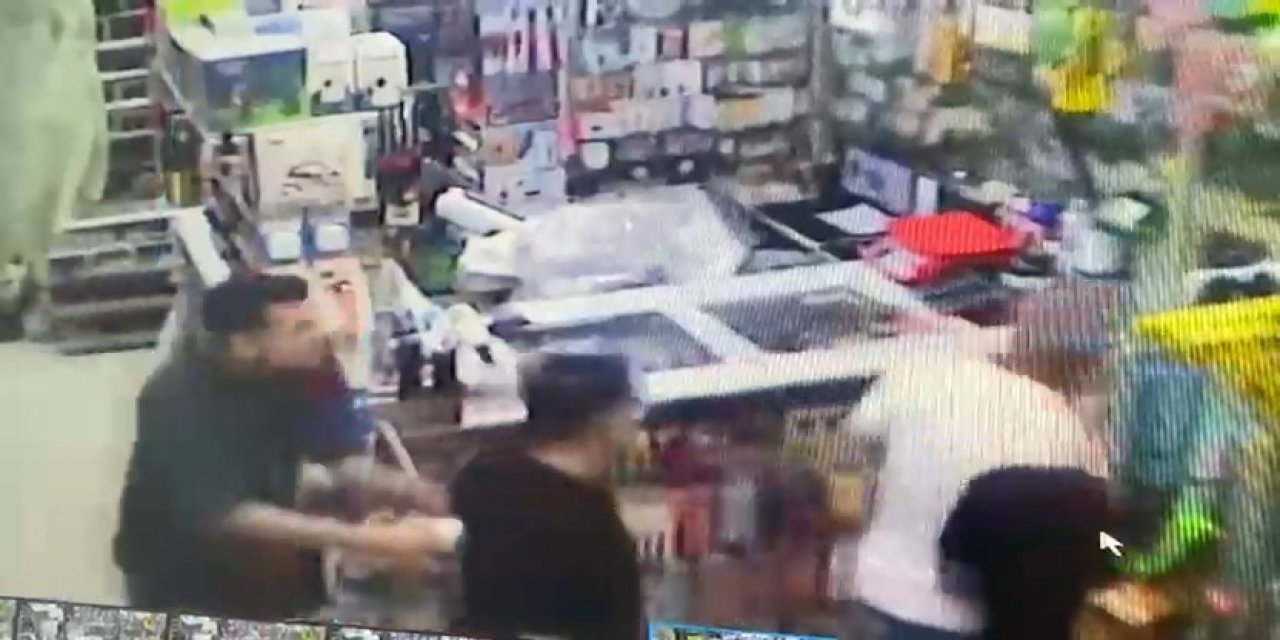 Depremi hisseden vatandaşlar kendini sokağa attı