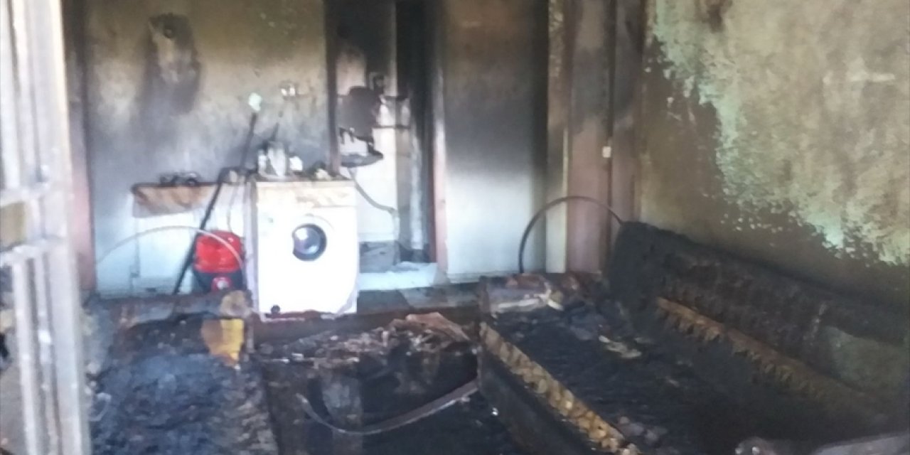 Konya'da alevler yükseldi! Müstakil ev kullanılmaz hale geldi