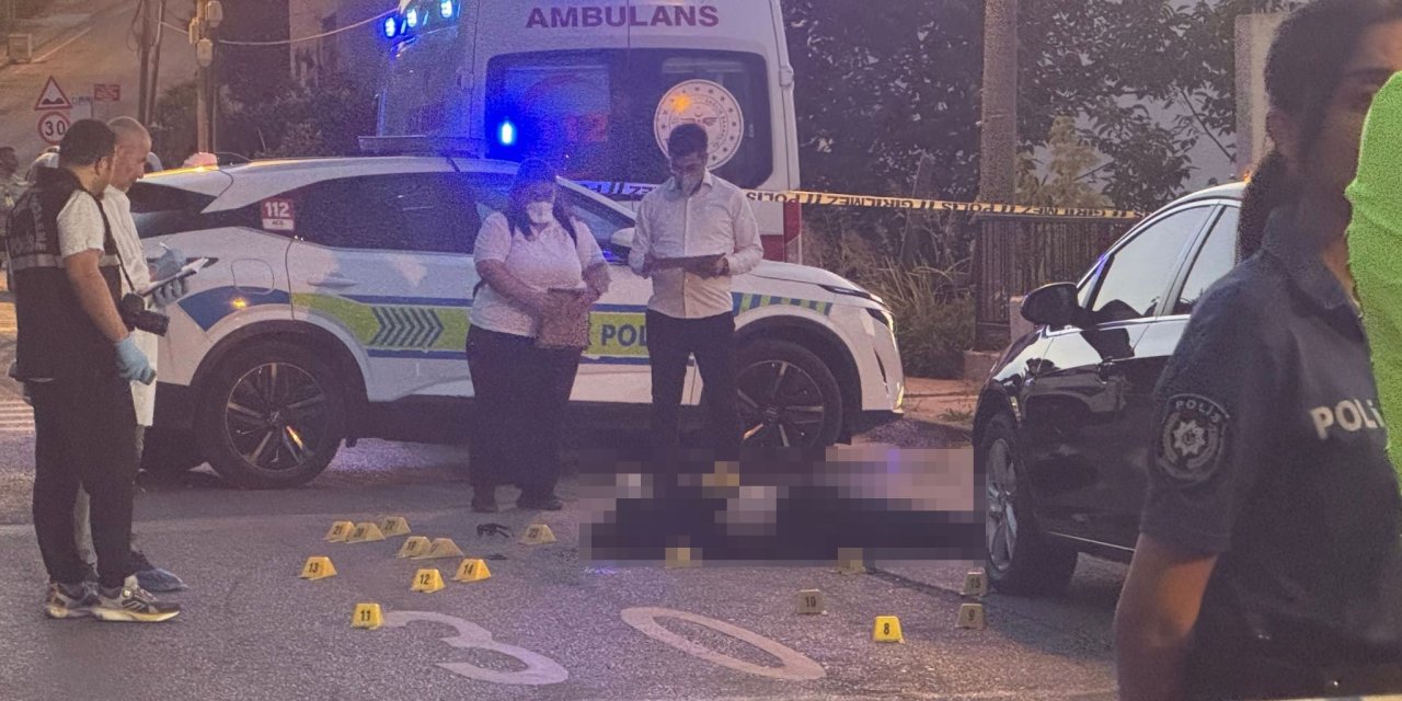 Sokak ortasında kanlı pusu! Baba ve oğlu silahlı saldırıda öldürüldü