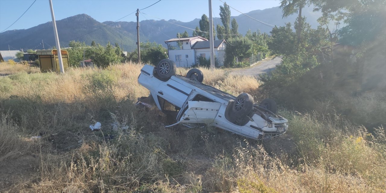 Konya’da kaza! Otomobil şarampole devrildi
