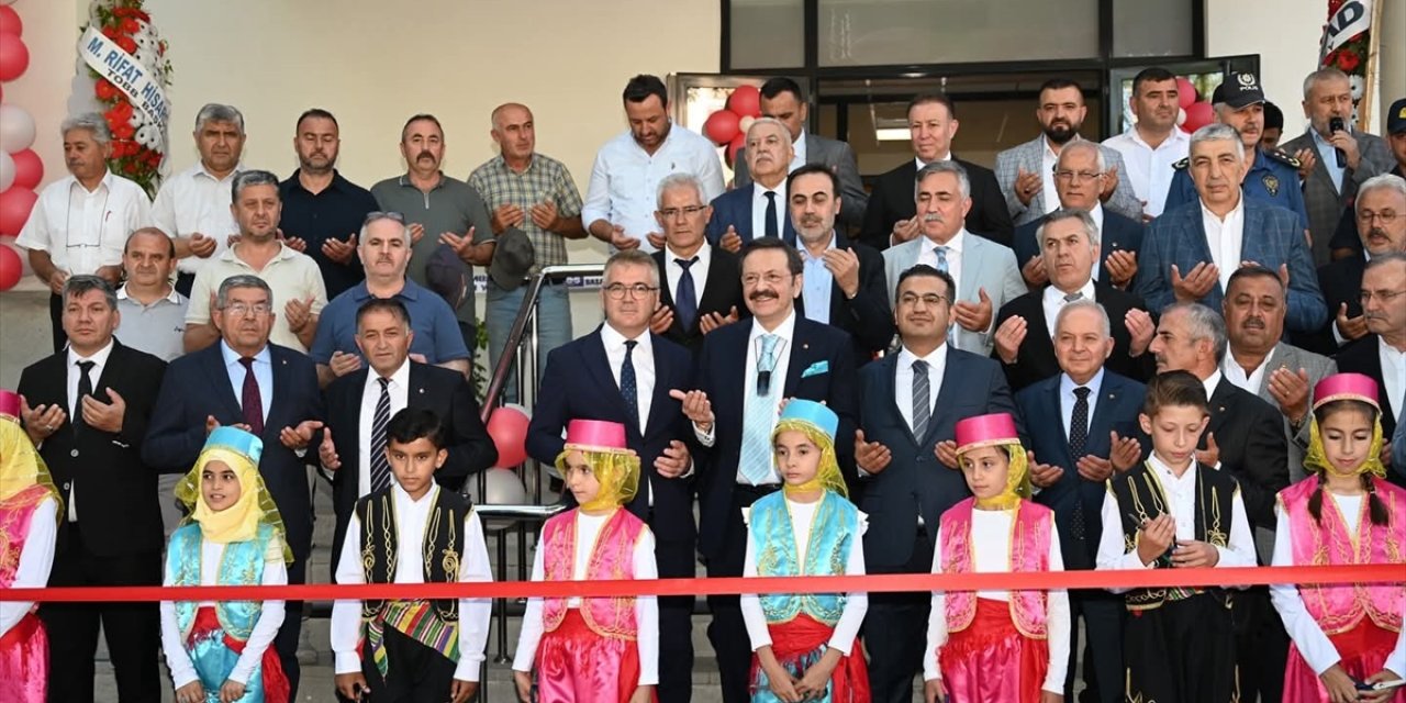 TOBB Başkanı Hisarcıklıoğlu, Konya’da okul açtı