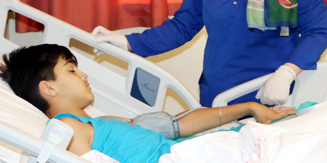 11 yaşındaki Emir şaka kurbanı oldu! Alevler tüm vücudunu sardı