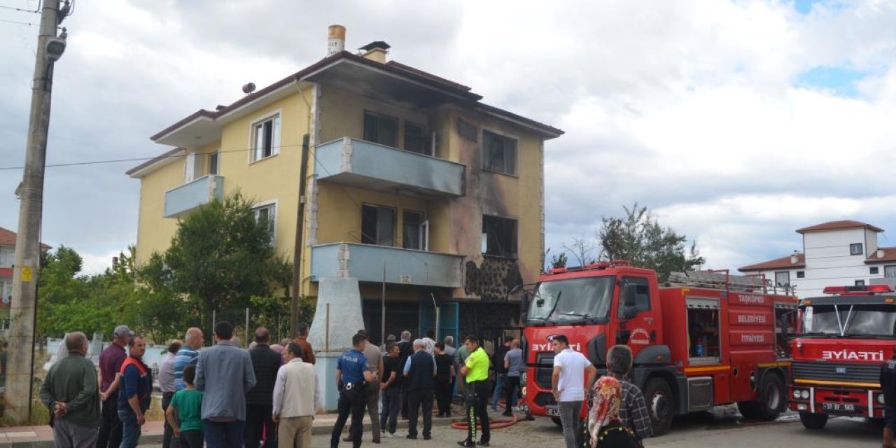 Televizyon patladı, 3 katlı bina kül oldu