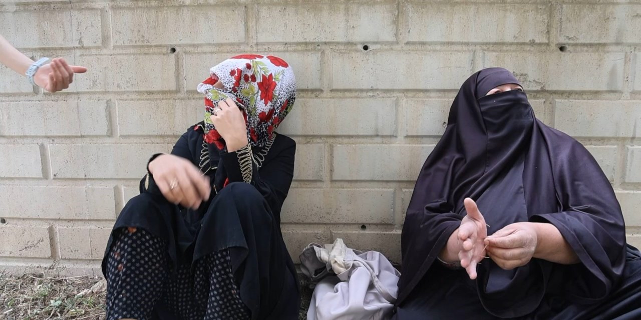 Cami avlusunda yakalanan dilencilerden pes dedirten savunma