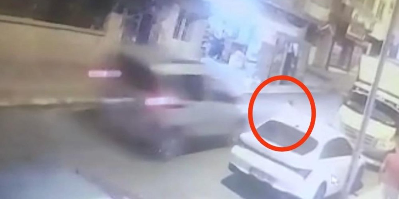 Aniden yola çıkan 5 yaşındaki çocuğa araba çarptı